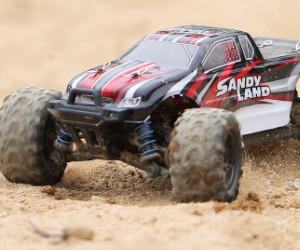 1:18 DEERC 9300 High Speed RC Monster Truck